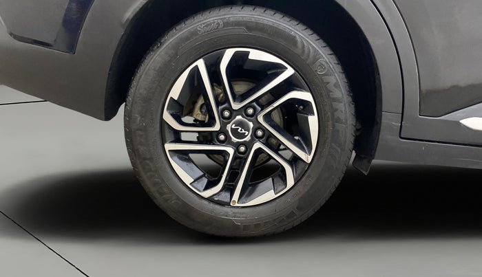 2022 KIA CARENS LUXURY PLUS 1.5 DIESEL AT 7 STR, Diesel, Automatic, 94,740 km, Right Rear Wheel