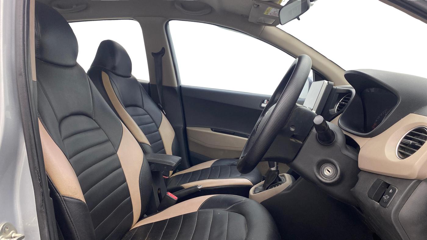 2019 Hyundai Grand i10 SPORTZ AT 1.2 KAPPA VTVT, Petrol, Automatic, 1,13,401 km, Right Side Front Door Cabin