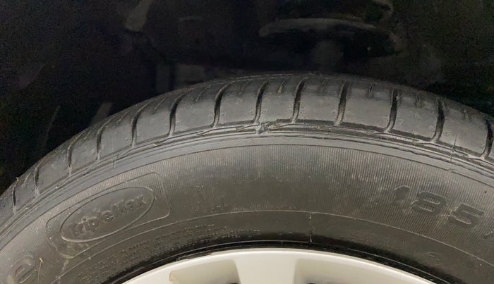 2021 Maruti Ciaz SIGMA 1.5 SHVS MT  PETROL, Petrol, Manual, 13,264 km, Left Front Tyre Tread
