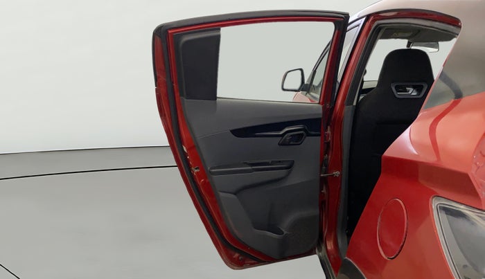 2018 Mahindra KUV 100 NXT K4+ P 6 STR, Petrol, Manual, 68,156 km, LHS Rear Door