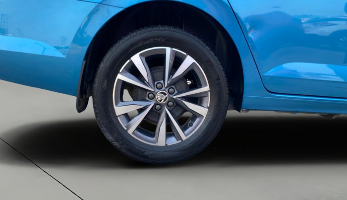 2022 Skoda SLAVIA STYLE 1.0L TSI AT, Petrol, Automatic, 40,559 km, Right Rear Wheel