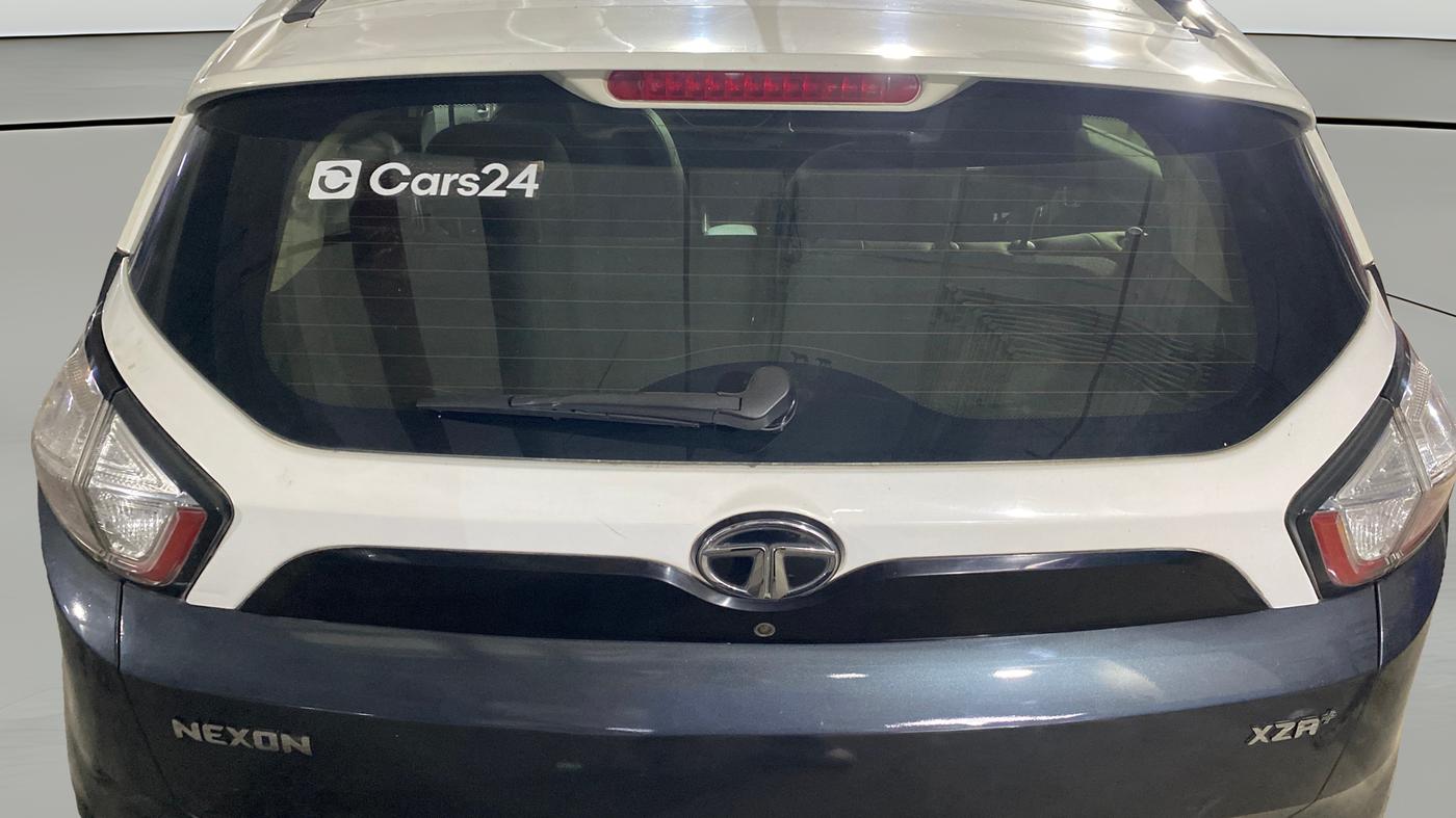 2018 Tata NEXON XZA PLUS PETROL DUAL TONE, Petrol, Automatic, 58,401 km, Rear Windshield