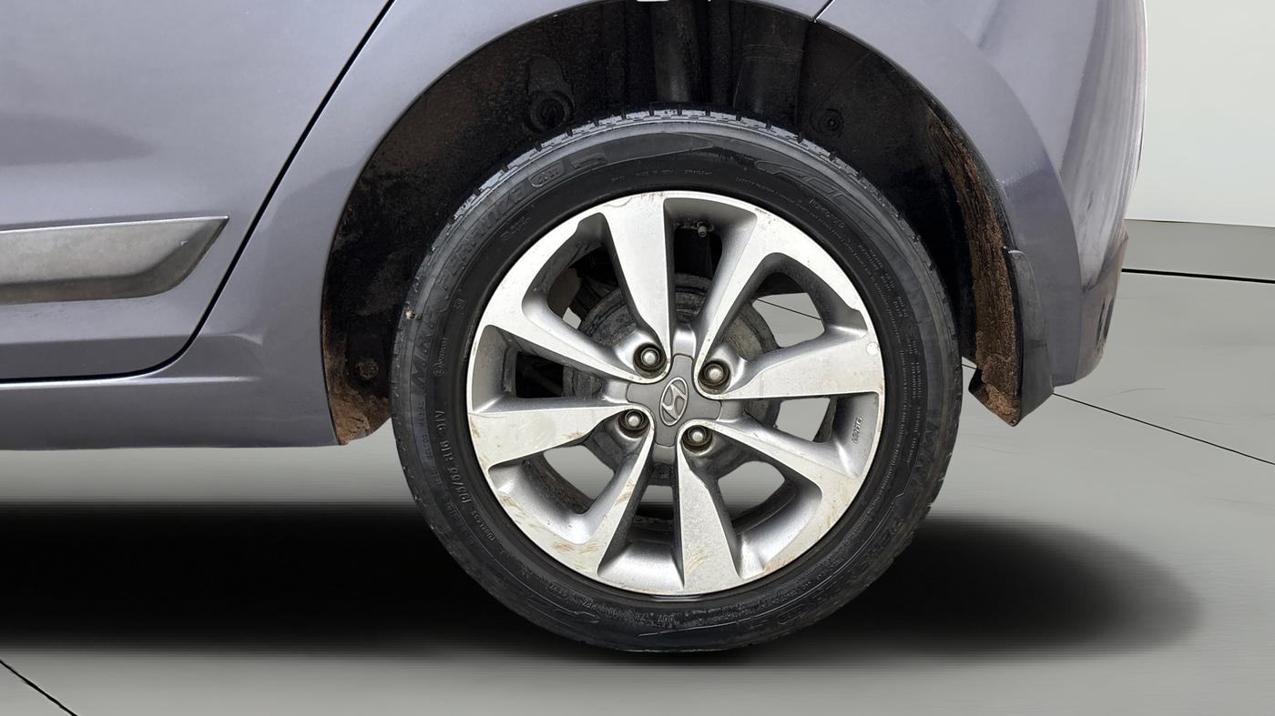 2014 Hyundai Elite i20 SPORTZ 1.4 (O) CRDI, Diesel, Manual, 1,18,322 km, Left Rear Wheel