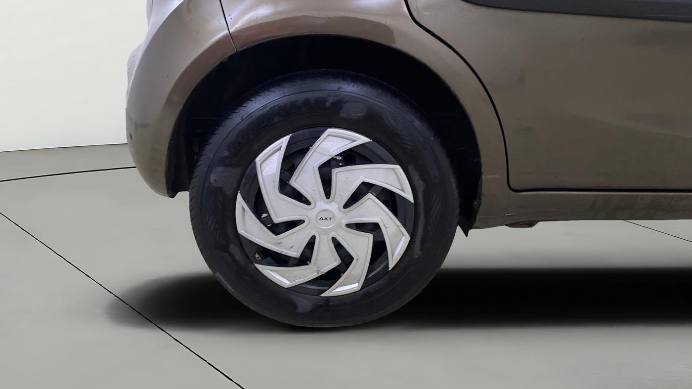 2013 Maruti Ritz VXI, Petrol, Manual, 55,778 km, Right Rear Wheel
