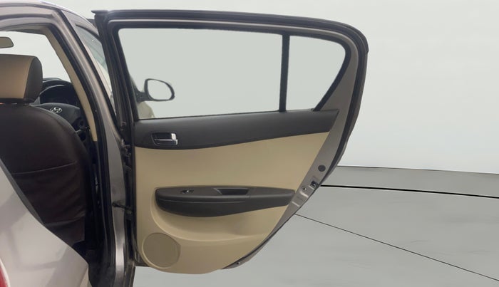 2012 Hyundai i20 MAGNA 1.4 CRDI, Diesel, Manual, 1,44,594 km, RHS Rear Door