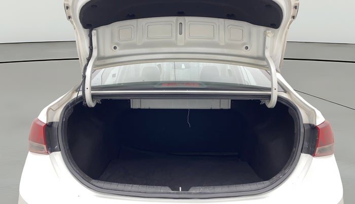 2019 Hyundai Verna 1.6 VTVT SX, Petrol, Manual, 30,582 km, Boot Open Zoomed View