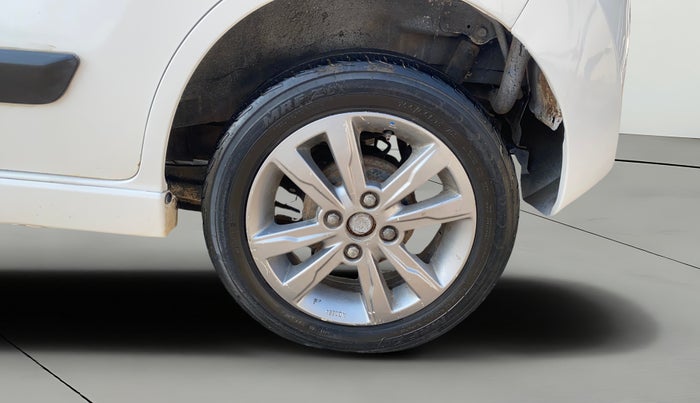 2016 Maruti Wagon R Stingray VXI, Petrol, Manual, 74,309 km, Left Rear Wheel