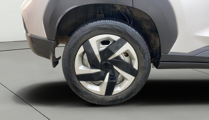 2022 Nissan MAGNITE XE, Petrol, Manual, 30,713 km, Right Rear Wheel