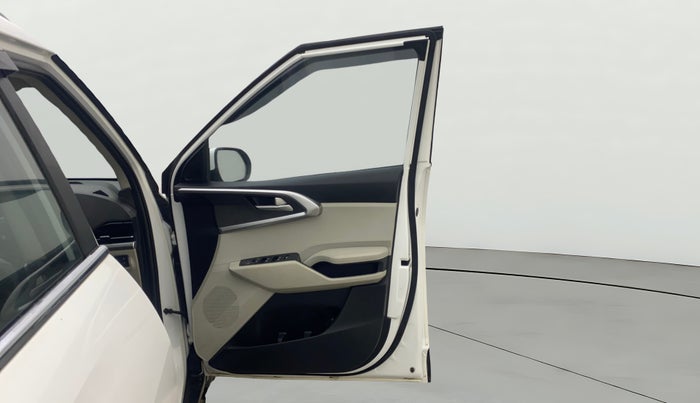 2023 KIA CARENS PRESTIGE 1.5 PETROL 7 STR, Petrol, Manual, 40,834 km, RHS Front Door