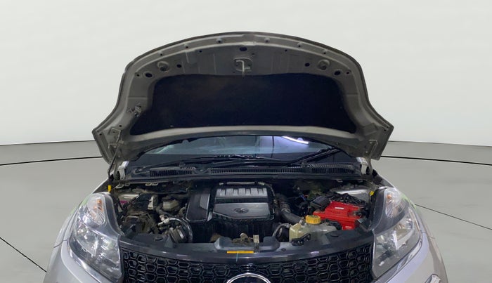 2018 Tata NEXON XT DIESEL, Diesel, Manual, 70,648 km, Open Bonet