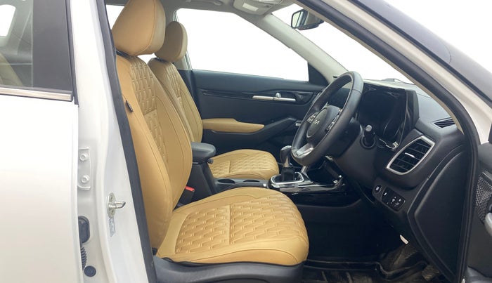 2022 KIA SELTOS HTX PLUS 1.5 DIESEL, Diesel, Manual, 33,709 km, Right Side Front Door Cabin