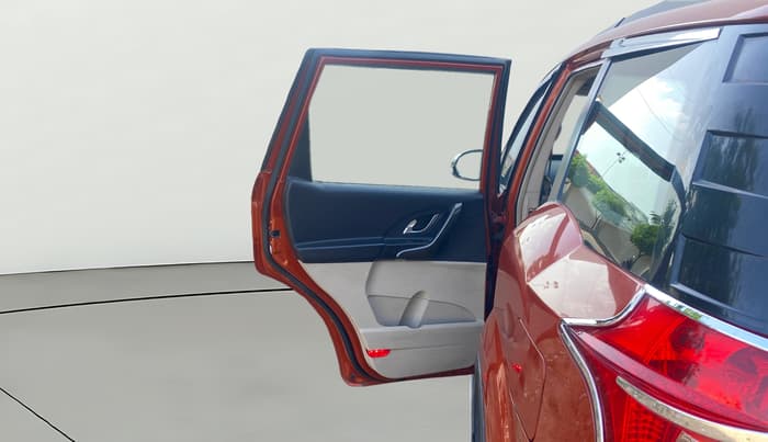 2017 Mahindra XUV500 W10 AT, Diesel, Automatic, 84,161 km, LHS Rear Door
