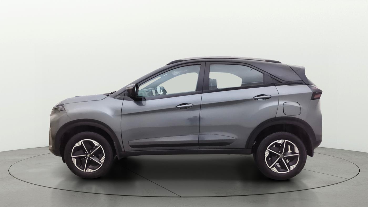 2023 Tata NEXON FEARLESS + SUNROOF DCA DUAL TONE 1.2 PETROL, Petrol, Automatic, 33,293 km, Left Side