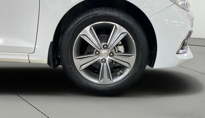 2019 Hyundai Verna 1.6 VTVT SX O, Petrol, Manual, 89,129 km, Right Front Wheel