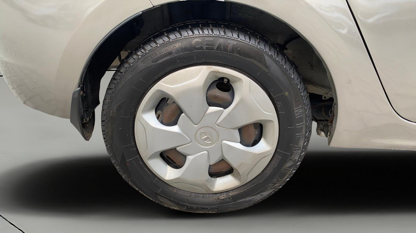 2019 Tata TIGOR XZ PETROL, CNG, Manual, 82,763 km, Right Rear Wheel