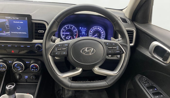 2021 Hyundai VENUE SX PLUS 1.0 TURBO DCT, Petrol, Automatic, 1,06,047 km, Steering Wheel Close Up