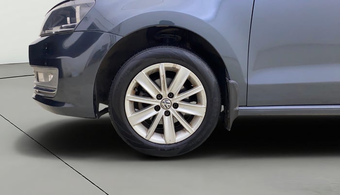 2016 Volkswagen Vento HIGHLINE 1.6 MPI, Petrol, Manual, 1,13,438 km, Left Front Wheel