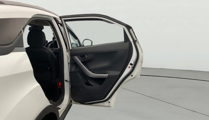 2022 Tata NEXON XMA SUNROOF PETROL, Petrol, Automatic, 41,512 km, RHS Rear Door