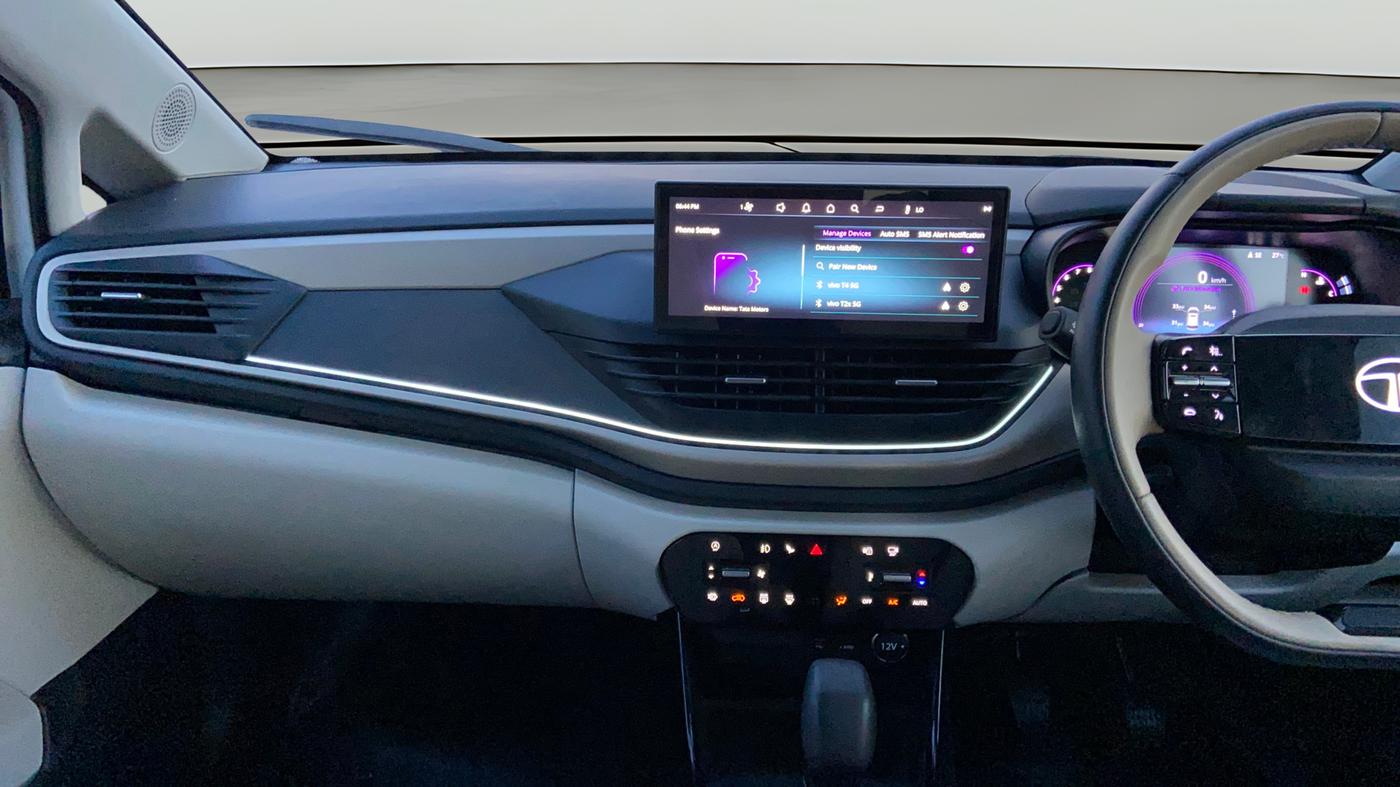 2026 Tata ALTROZ Accomplished S Petrol 5 MT, Petrol, Manual, 3,207 km, Air Conditioner