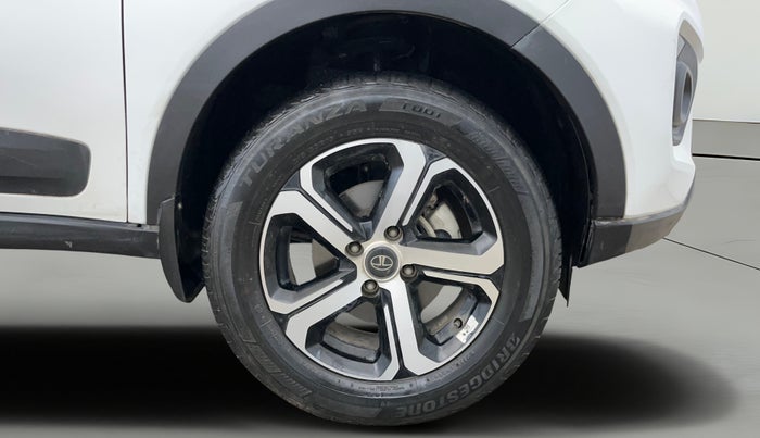2022 Tata NEXON XZA PLUS (HS) PETROL, Petrol, Automatic, 39,570 km, Right Front Wheel