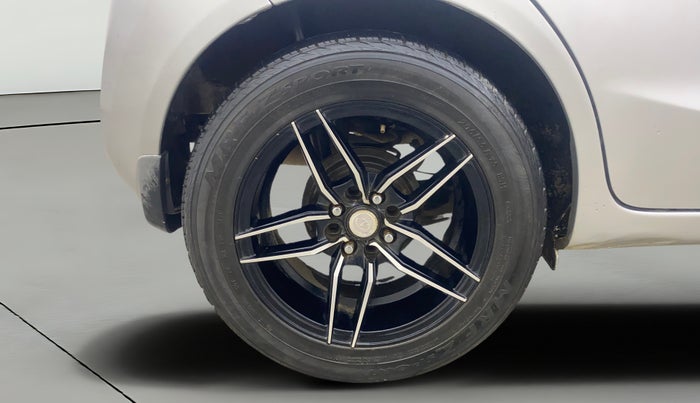 2014 Honda Brio VX MT, Petrol, Manual, 62,395 km, Right Rear Wheel