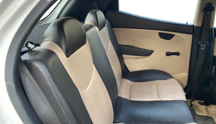 2015 Hyundai Eon ERA +, Petrol, Manual, 89,010 km, Right Side Rear Door Cabin