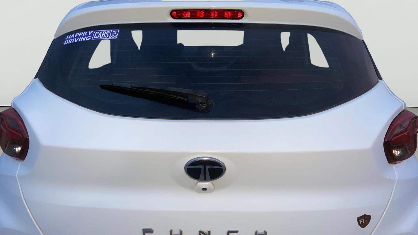2024 Tata PUNCH ACCOMPLISHED SUNROOF MT, Petrol, Manual, 22,609 km, Rear Windshield