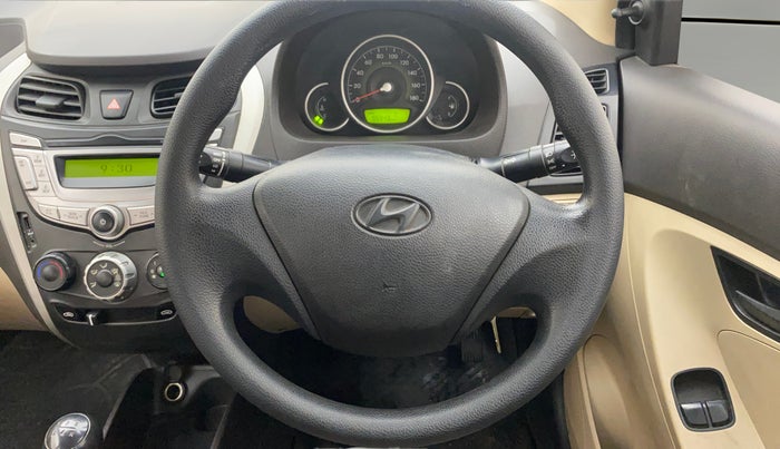 2015 Hyundai Eon MAGNA +, Petrol, Manual, 95,923 km, Steering Wheel Close Up