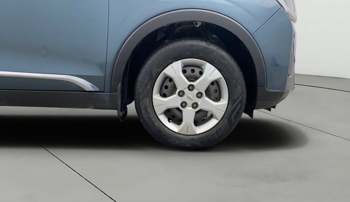 2021 Mahindra XUV300 1.5 W6 MT, Diesel, Manual, 45,062 km, Right Front Wheel