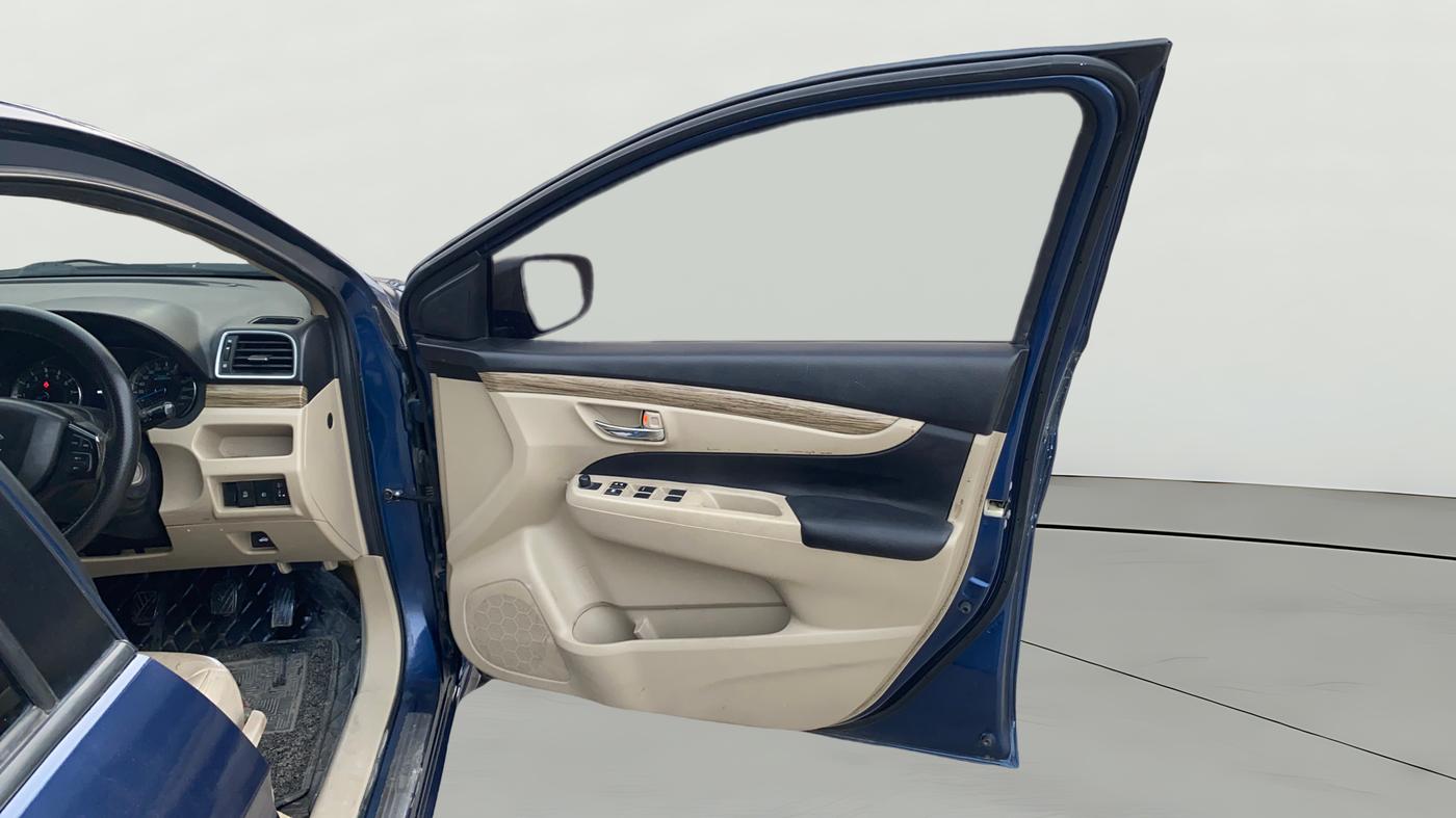2018 Maruti Ciaz DELTA 1.5 SHVS MT PETROL, Petrol, Manual, 1,40,421 km, RHS Front Door