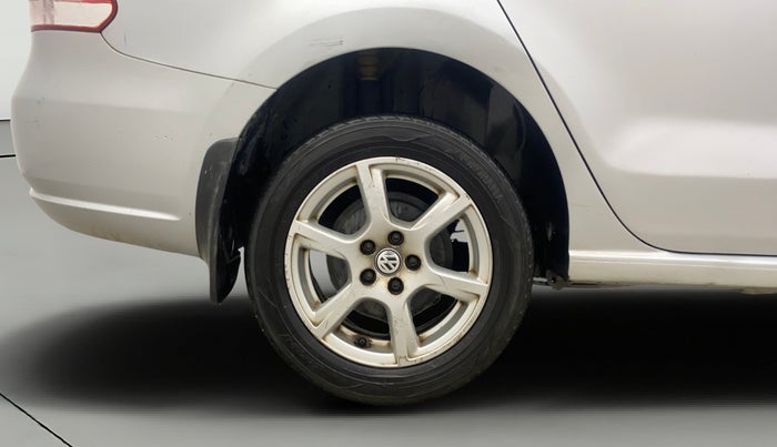 2014 Volkswagen Vento HIGHLINE PETROL AT, Petrol, Automatic, 1,05,011 km, Right Rear Wheel