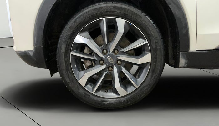 2019 Mahindra XUV300 W8 (O) 1.2 PETROL, Petrol, Manual, 75,045 km, Left Front Wheel