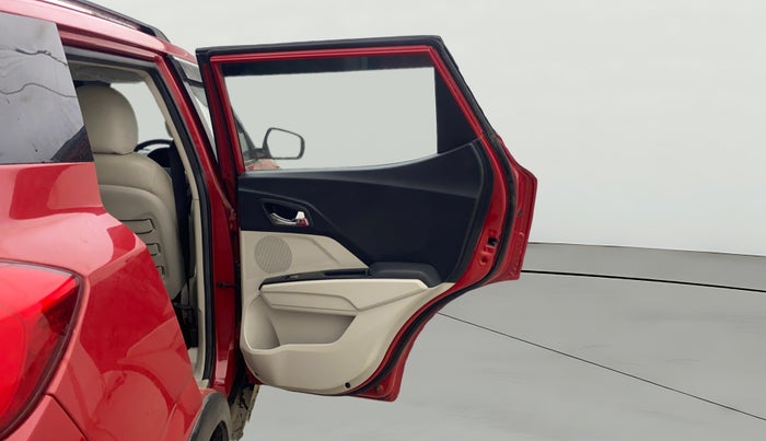 2022 Mahindra XUV300 W8 (O) 1.2 PETROL, Petrol, Manual, 10,013 km, RHS Rear Door