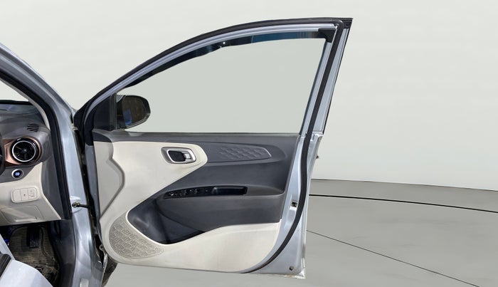 2023 Hyundai AURA SX 1.2 (O), Petrol, Manual, 32,558 km, RHS Front Door