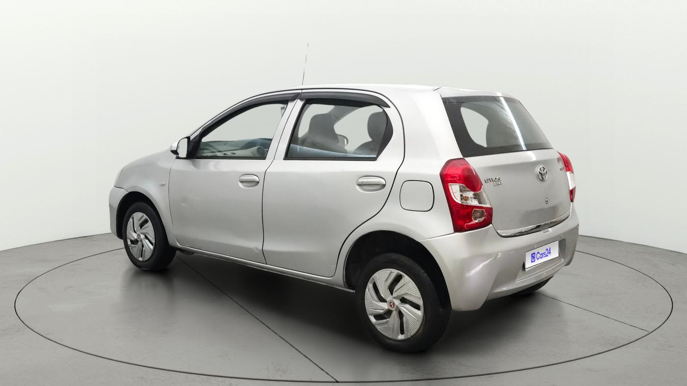 2015 Toyota Etios Liva GD, Diesel, Manual, 1,30,548 km, Left Back Diagonal