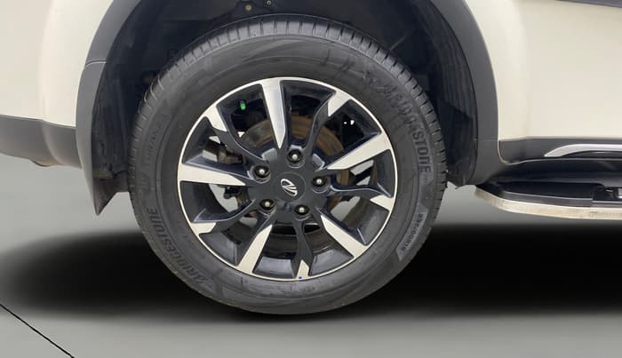 2021 Mahindra XUV500 W11, Diesel, Manual, 84,886 km, Right Rear Wheel