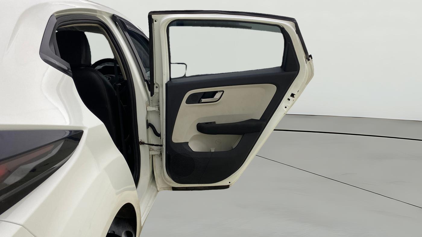 2023 Tata ALTROZ XZ (O) PETROL, Petrol, Manual, 52,627 km, RHS Rear Door