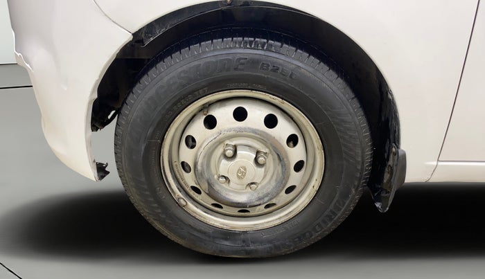 2013 Hyundai i10 MAGNA 1.1, Petrol, Manual, 1,02,588 km, Left Front Wheel