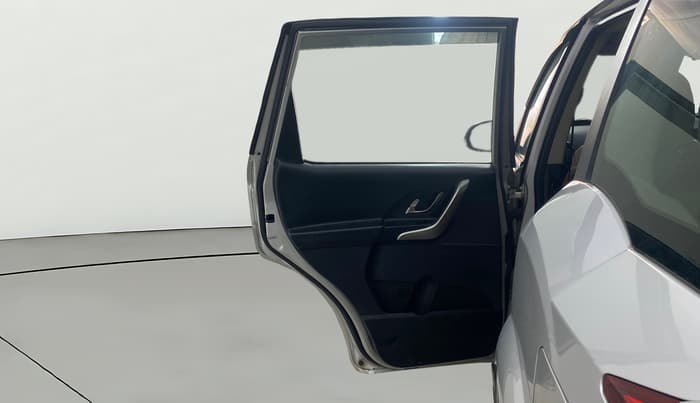 2018 Mahindra XUV500 W9 AT, Diesel, Automatic, 73,529 km, LHS Rear Door