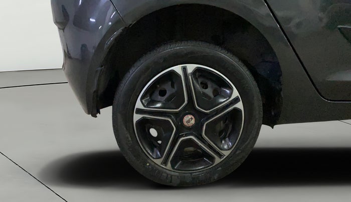 2021 Tata ALTROZ XT DIESEL, Diesel, Manual, 92,177 km, Right Rear Wheel