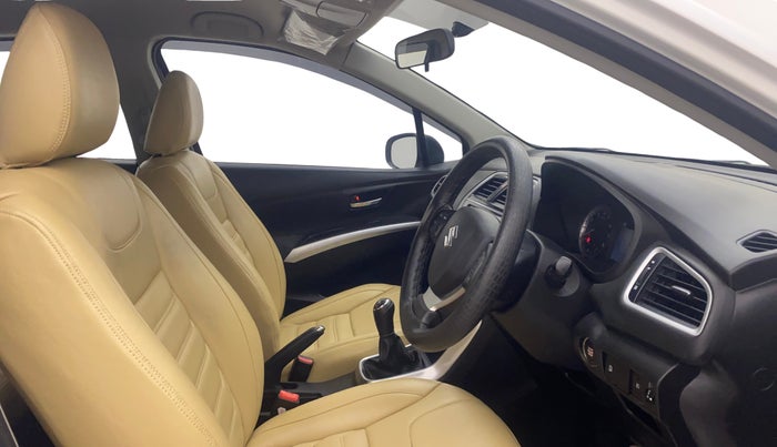 2021 Maruti S Cross ZETA 1.5, Petrol, Manual, 33,046 km, Right Side Front Door Cabin