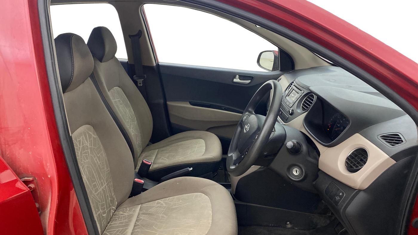 2014 Hyundai Xcent S (O) 1.2, Petrol, Manual, 51,492 km, Right Side Front Door Cabin