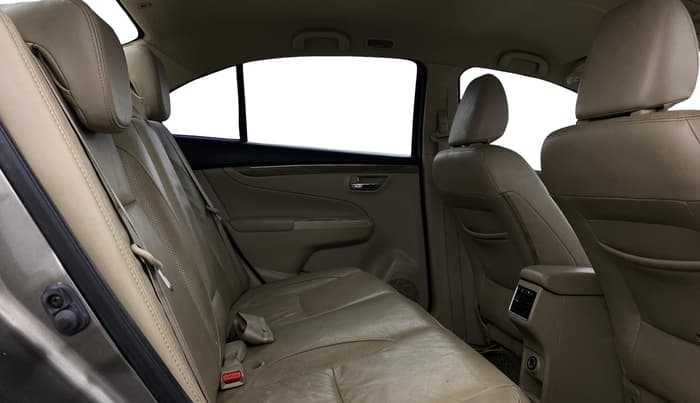 2019 Maruti Ciaz ALPHA 1.5 SHVS PETROL, Petrol, Manual, 72,573 km, Right Side Rear Door Cabin