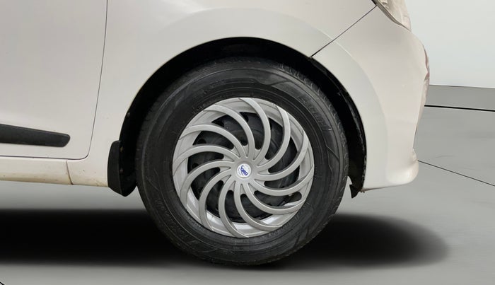 2017 Hyundai Grand i10 SPORTZ (O) 1.2 KAPPA VTVT, CNG, Manual, 81,878 km, Right Front Wheel