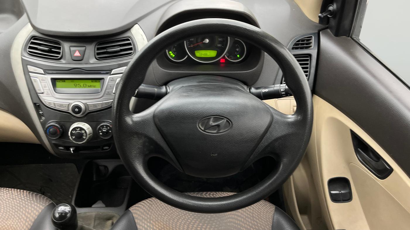 2015 Hyundai Eon MAGNA +, Petrol, Manual, 73,475 km, Steering Wheel Close Up