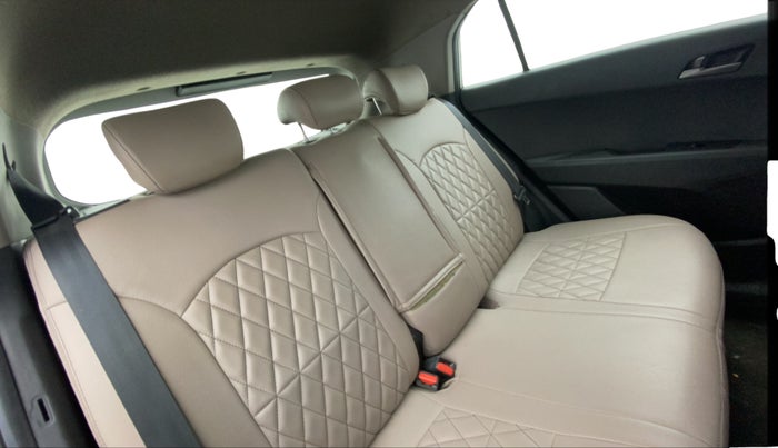 2017 Hyundai Creta SX PLUS AT 1.6 PETROL, Petrol, Automatic, 1,11,538 km, Right Side Rear Door Cabin