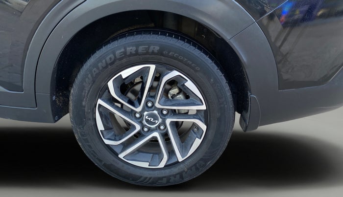 2023 KIA CARENS LUXURY PLUS IMT 1.5 DIESEL IMT, Diesel, Manual, 53,577 km, Left Rear Wheel