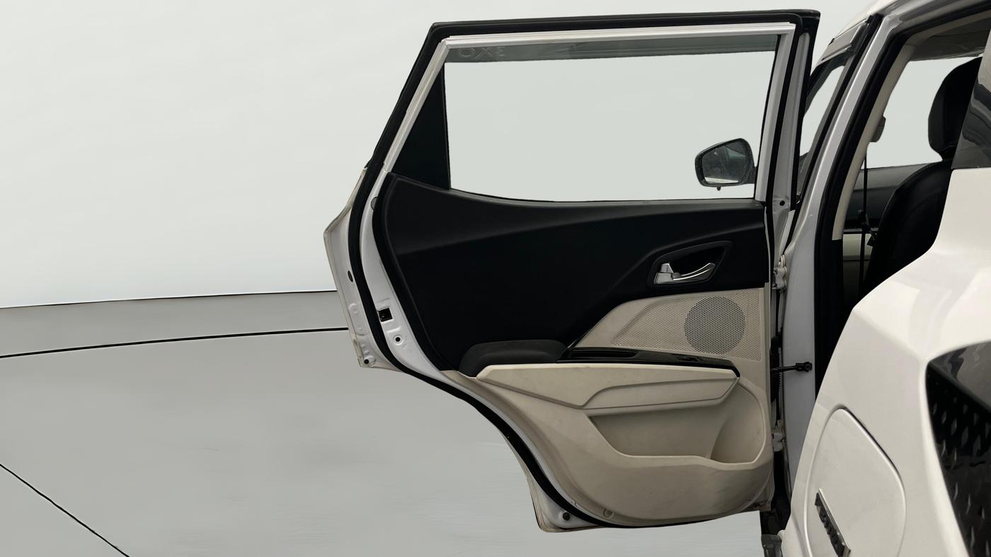 2024 Mahindra XUV 3XO AX5L 1.2 TGDi, Petrol, Manual, 24,133 km, LHS Rear Door