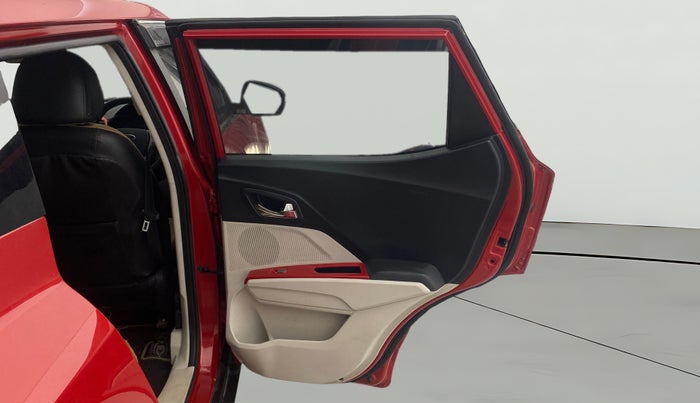 2021 Mahindra XUV300 W8 1.2 PETROL, Petrol, Manual, 55,848 km, RHS Rear Door