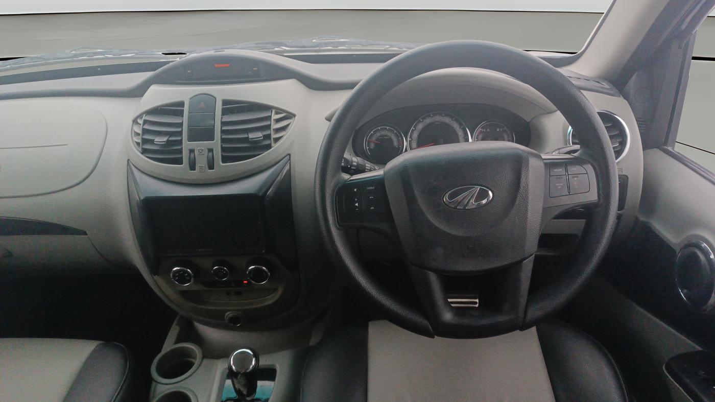 2016 Mahindra NUVOSPORT N8 AMT, Diesel, Automatic, 56,522 km, Steering Wheel Close Up